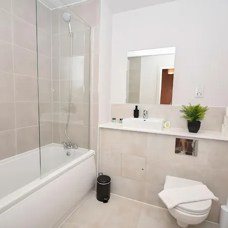 Modern & Bright 2 Bed Nr Old Trafford