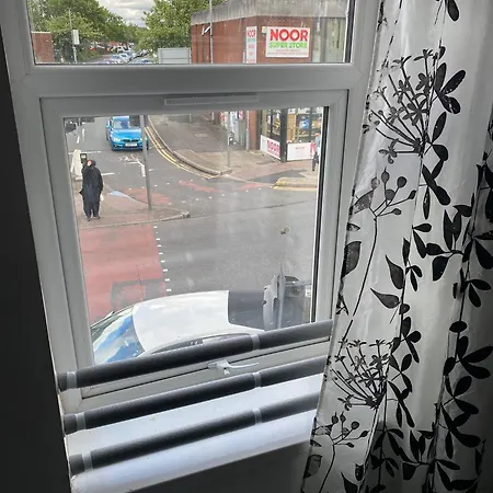2 Bed Flat In Cheetham Hill,