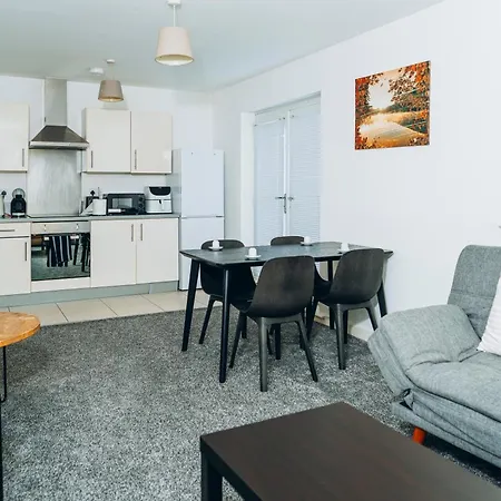 Stylish Centre - 3 Double Bedrooms - Sleeps Up To 10 Appartement Manchester