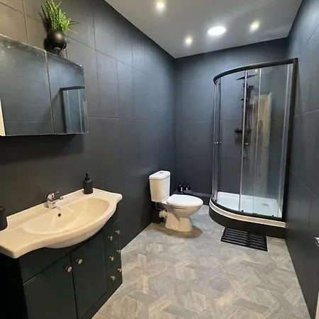Village 2 Bed M1 Piccadilly Large & Cosy