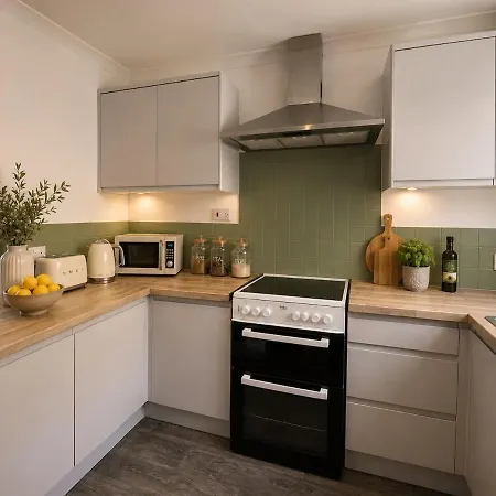 Daire Piccadilly 3Br House Parking & Private Terrace
