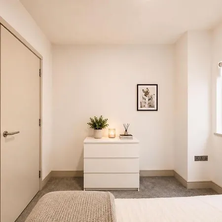 Διαμέρισμα 2 Bedroom, 2 Bathroom Flat In The Heart Of