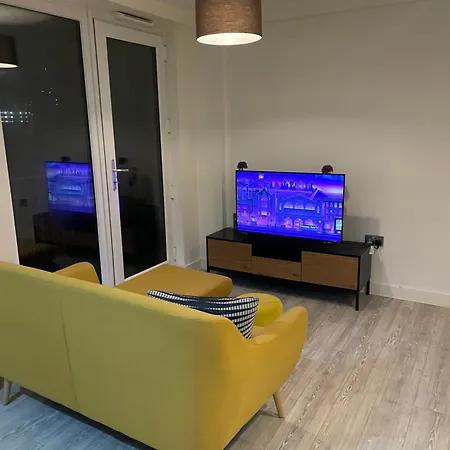 Centre Access - Stunning 2 Bed Retreat * Manchester