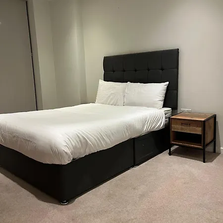 High-end 2-bed Retreat - Ao Arena & Victoria Stn Daire *