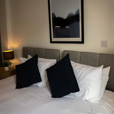 Effortless Stays At Elegant 2Br Escape Near Old Trafford Stadium Daire *