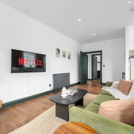 Modern 2br I Workspace I Centre I 3 Beds Manchester