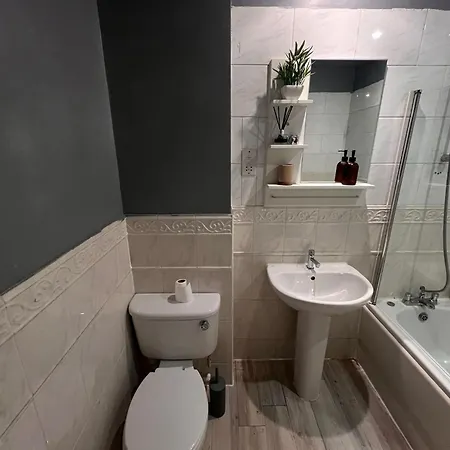 Апартаменты Sleeps 6 With Air Conditioning Манчестер