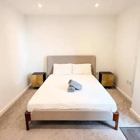 Apartmán Stylish New 2br 5min Ao Arena Free Parking *