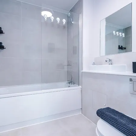 2bdr Old Trafford Free Parking Rooftop Terrace Daire Manchester
