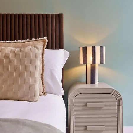 Luxury 1-apt Old Trafford King Bed 아파트