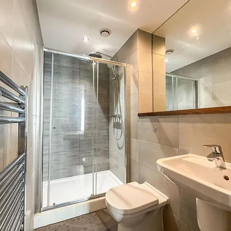 Stylish 3br Ensuite Flat In * Manchester