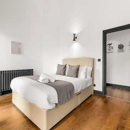 Spacious 2br I Workspace I Duplex I Centre Διαμέρισμα *