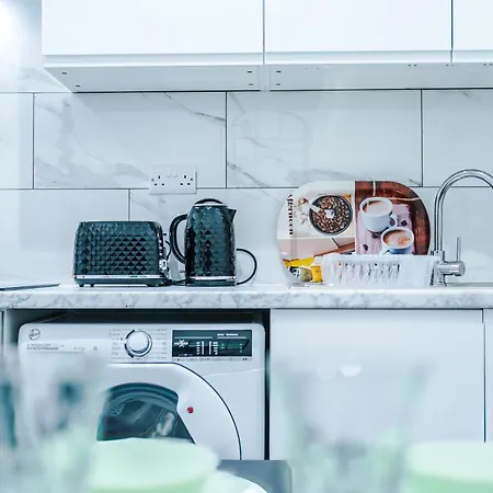 Entire Place - Mcr Flat - Sleeps 3 Διαμέρισμα