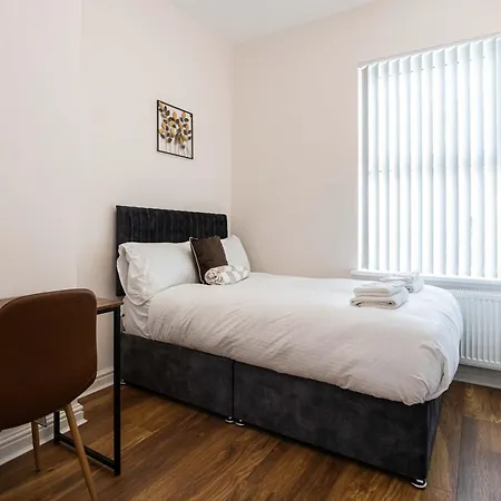 The Groves 3 Ensuite Near Centre And Hospital Manchester