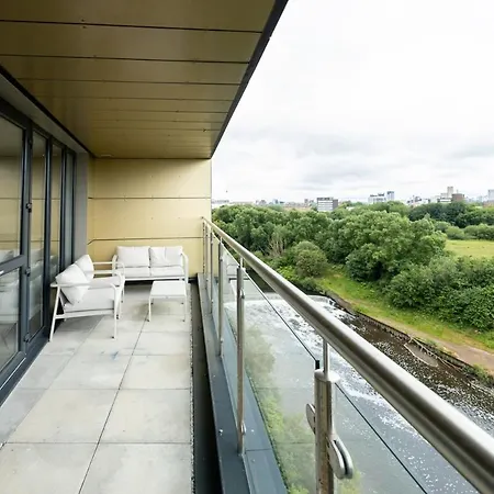 Daire River Irwell View 2br With Parking & Balcony