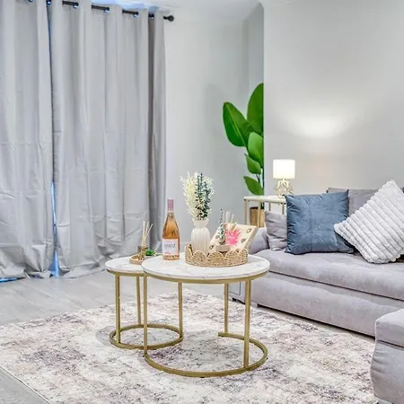 Extended Haven - Comfortable & Convenient *