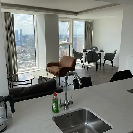 Cloud32 - Luxury Two Bedroom In Centre With Skyline Views Манчестер