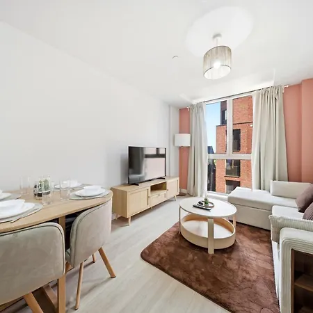 Trafford Garden Place With Free Car Park * Manchester