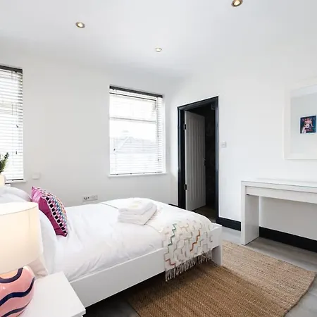 Апартаменты Stylish Didsbury - Walk To Train Station