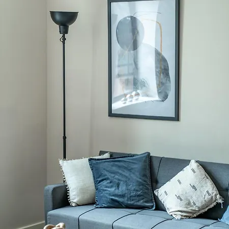 Stylish 1br Haven Near Centre