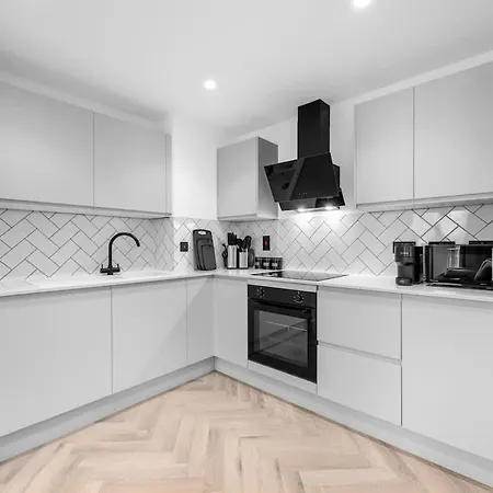 Stunning 2 Bed By Superhost *
