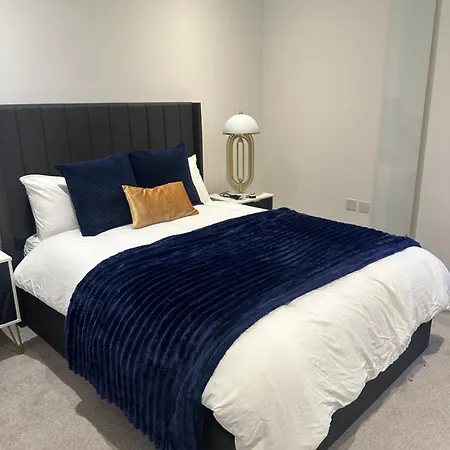 Luxury 2 Bedroom In Mcr- En-suite- Parking- Terrace- Gym Διαμέρισμα