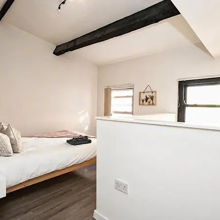 The Cosy Centre Gem *