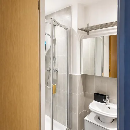 4 Bedroom Sleeps 7 Near Etihad And Co Op Live * Manchester