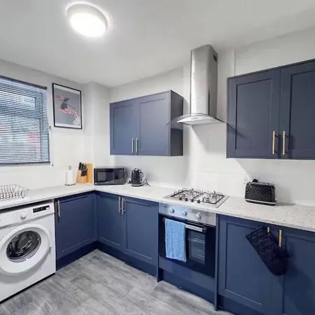 Salford Retreat - 3 Bedrooms - Sleeps 5 - River Daire Manchester