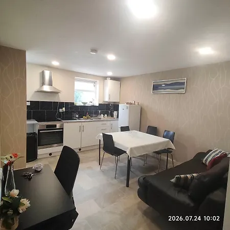 Entire First Floor Flat With Free Parking In Hyde Road Opposite Gorton Tesco Extra
