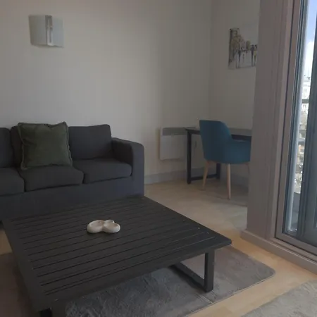Premium 2 Bed In The Heart Of Center *