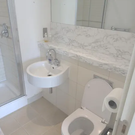 Premium 2 Bed In The Heart Of Center *
