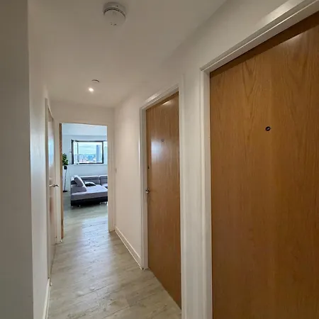 Luxury Penthouse - - Old Trafford Views *