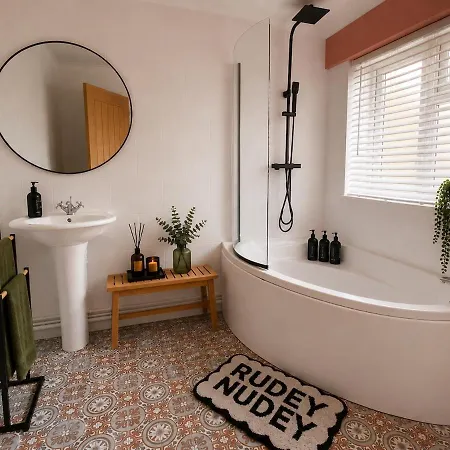 Piccadilly 3Br House Parking & Private Terrace Daire