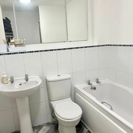 Little Wonder In Whitefield Daire Manchester