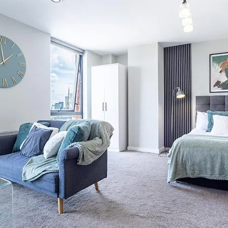 Daire Centre, Salford, Stylish Manchester