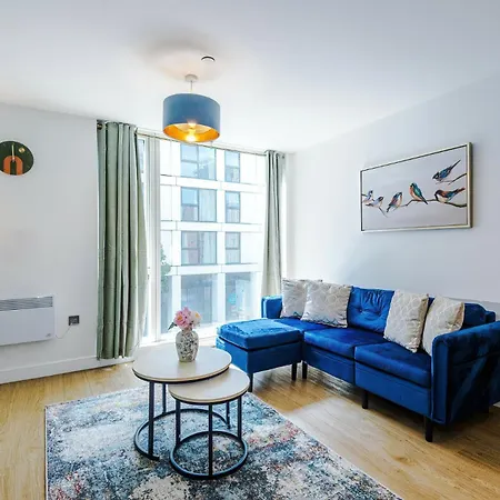 Stylish And Spacious 2bdr Flat Appartement *