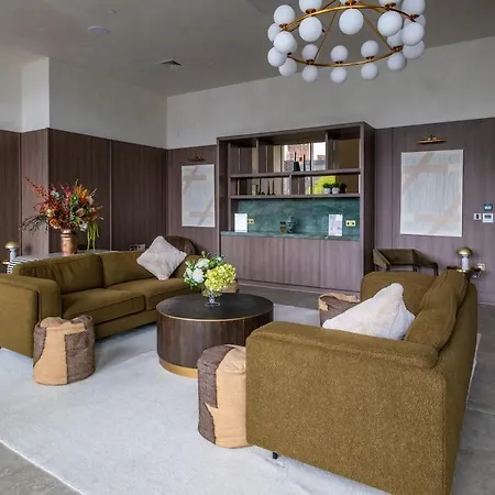 Exchange | 3br Modern |