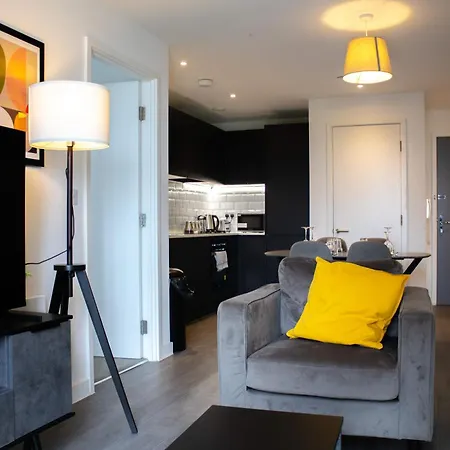 Effortless Stays At Elegant 2Br Escape Near Old Trafford Stadium Apartmán *