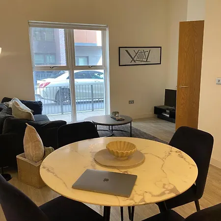 Daire Luxury 2 Bed 3 Bathroom With Balcony, Middlewood Plaza Salford
