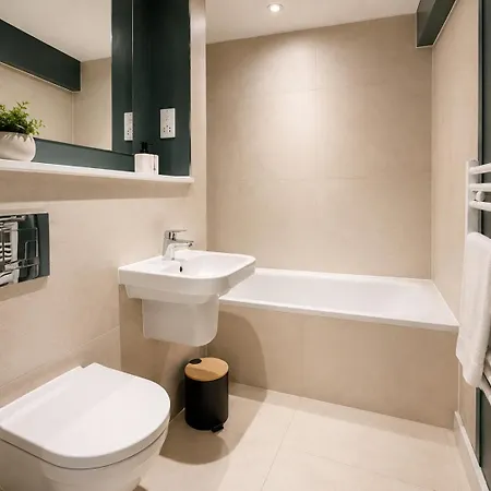 2 Bedroom 2 Bathrooms - Modern - Old Trafford - City Centre - Rooftop Access Daire *