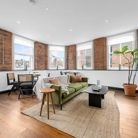 Modern 2br I Workspace I Centre I 3 Beds *