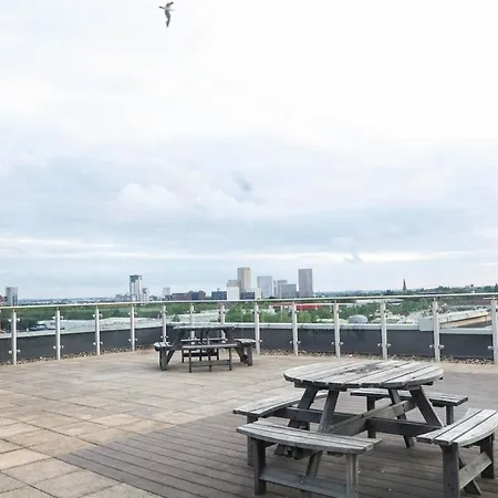 Modern 2 Bedroom In Greater Манчестер