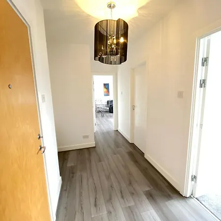 2 Bed Centre *