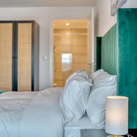 Manchester, Eccles 2 Bedroom & 1 Bedroom Apartments, Close To Old Trafford, Salford, Manchester