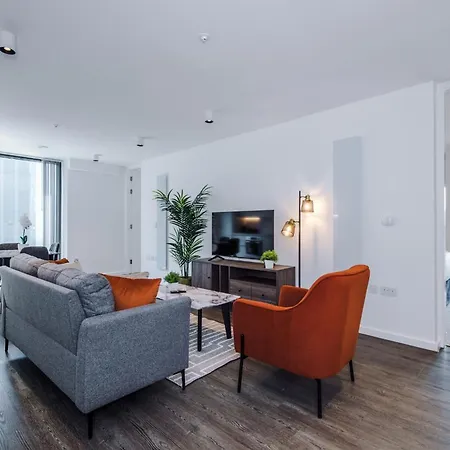Luxury 2bdr 2 Bath Centre Daire