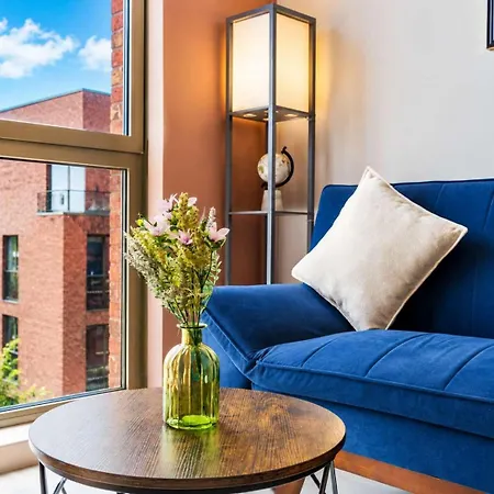 Daire Stylish 1 Bed Sleeps 3 - Old Trafford - Centre Tram Access Manchester