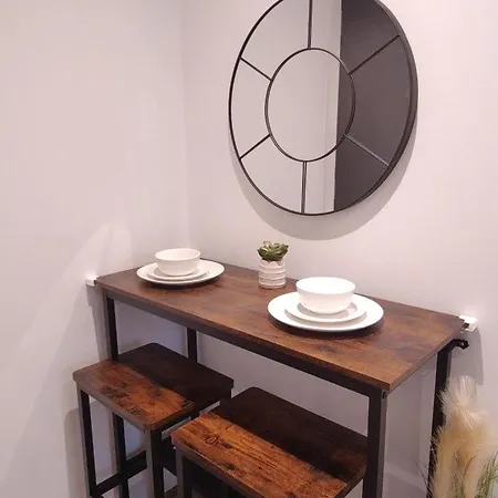 Daire Bee Kinetic - Modern Penthouse Duplex Wifi Netflix With Paid Parking