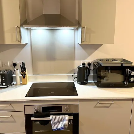 아파트 Brand New 1br With Balcony Near Old Trafford *