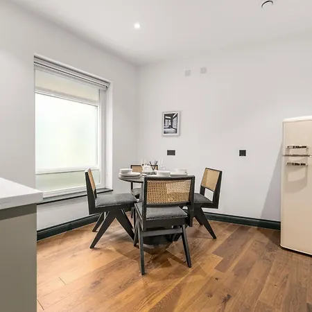Spacious 2br I Workspace I Duplex I Centre شقة مانشستر